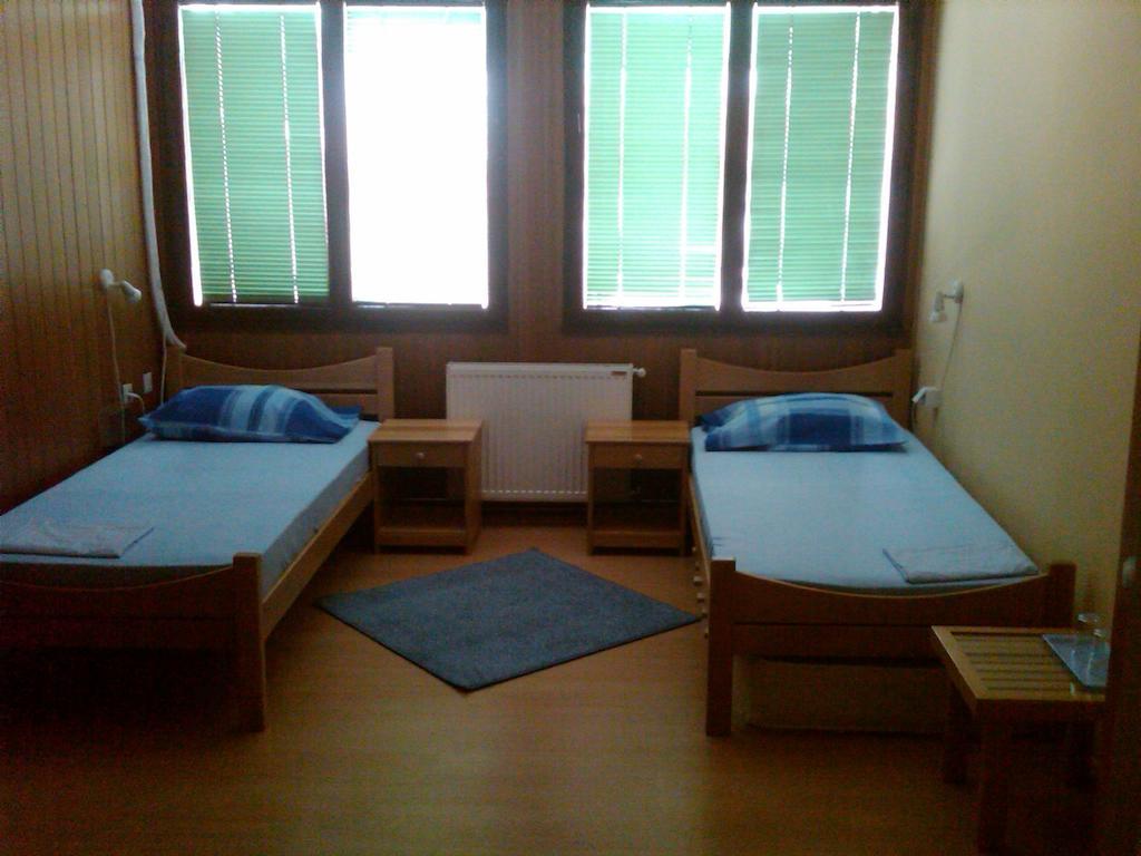 Hostel AV Palanka Bagian luar foto
