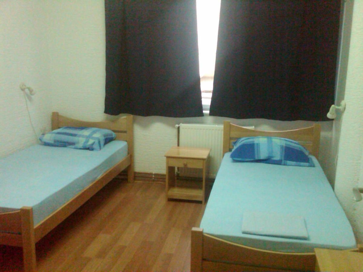 Hostel AV Palanka Bagian luar foto