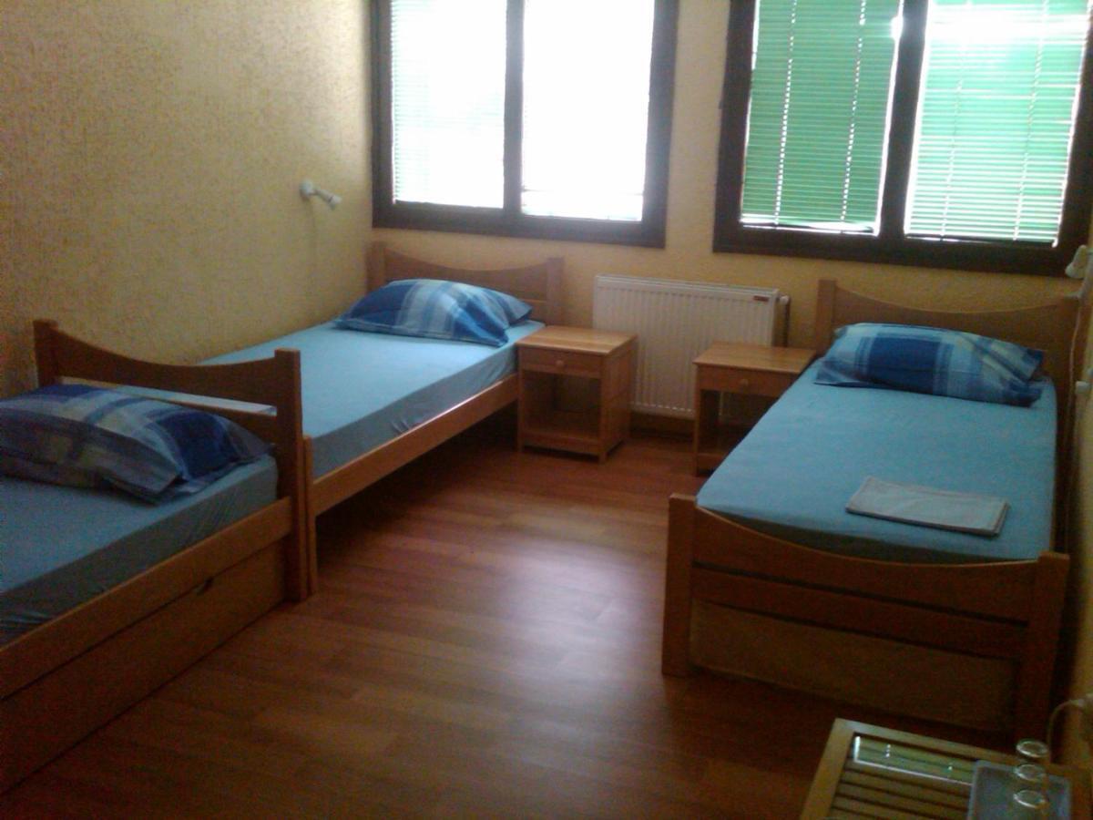 Hostel AV Palanka Bagian luar foto