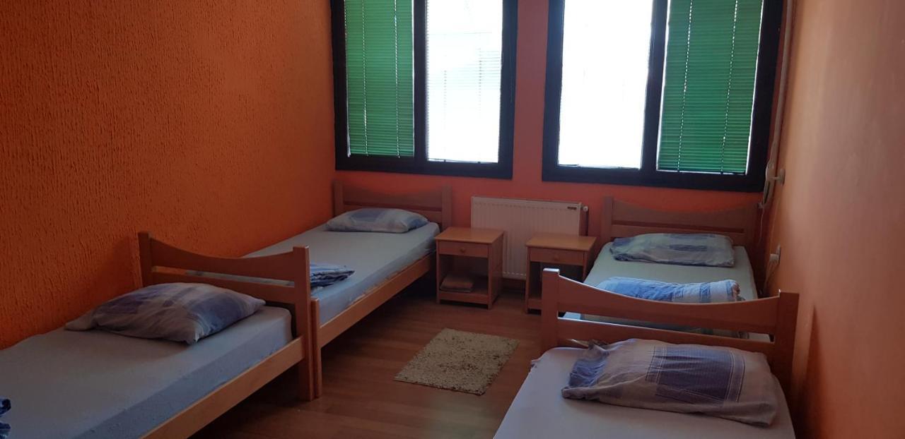 Hostel AV Palanka Bagian luar foto