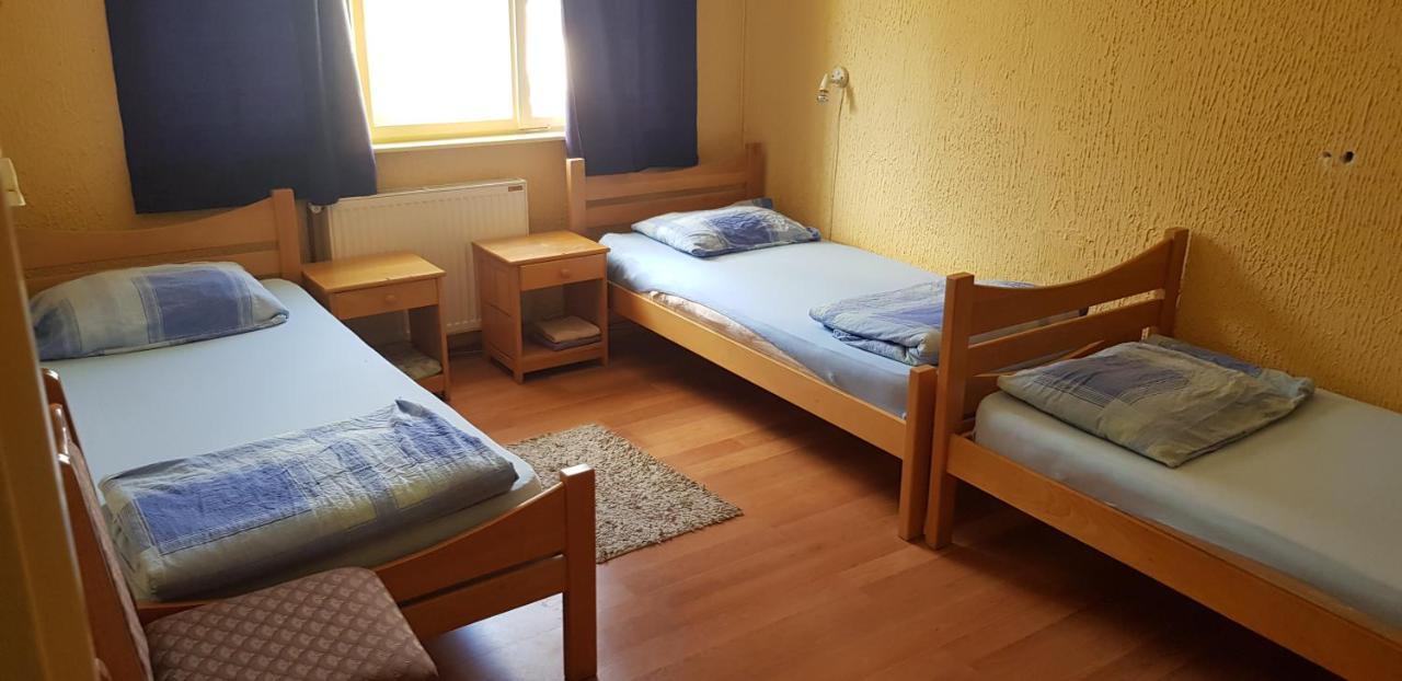 Hostel AV Palanka Bagian luar foto